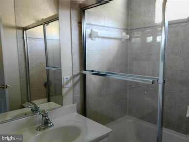 487 Whetstone Glen St, Gaithersburg, MD 20877 - photo 4