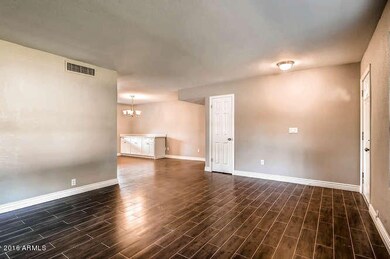 902 N Christa Way Tolleson AZ-small-005-