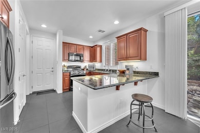 2435 Cordoba Bluff Ct, Las Vegas, NV 89135 - photo 7