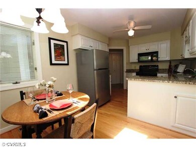 Kitchen - Kitchen upgraded - stainless steel appli