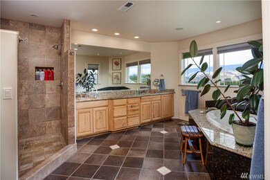 318 N Perry Ave, East Wenatchee, WA 98802 - photo 7