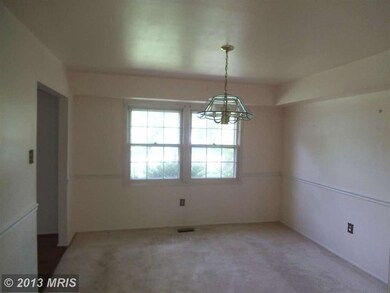 8718 Crystal Rock Ln, Laurel, MD 20708 - photo 3