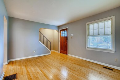 624 BUTLER AVE Columbus OH-large-006-007