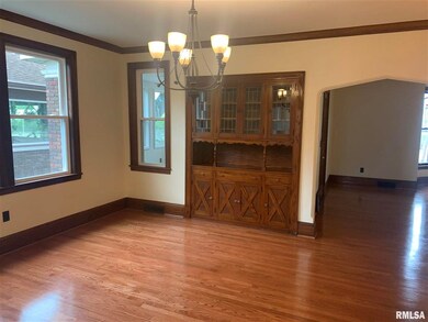 1736 W 12th St, Davenport, IA 52804 - photo 2