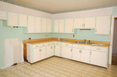10166 Range Line Road_07