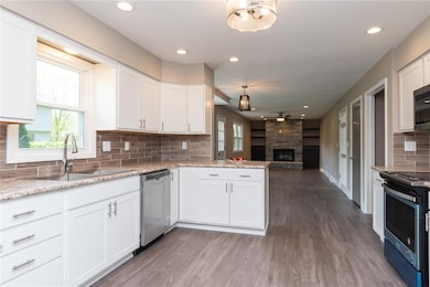 4225 Sunland Ct SE, Cedar Rapids, IA 52403 - photo 2