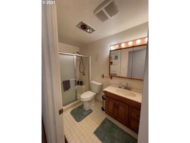 417 Placer St, Rogue River, OR 97537 - photo 7