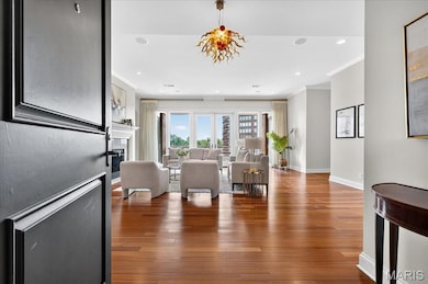 155 Carondelet Plaza unit 600, Saint Louis, MO 63105 - photo 2