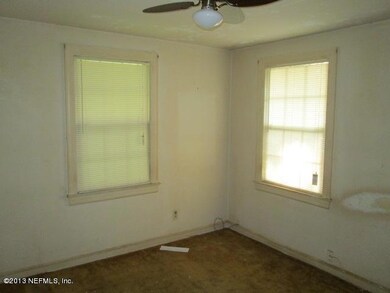 4727 Birkenhead Rd, Jacksonville, FL 32210 - photo 4