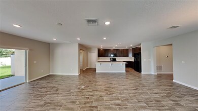 512 Pinecrest Loop, Davenport, FL 33837 - photo 3