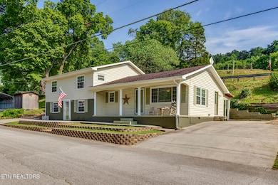 02_ERaceStreet_611_FrontRight