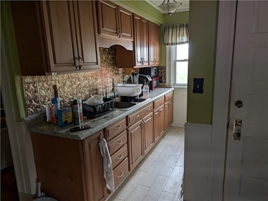 25 Ormond St, Woonsocket, RI 02895 - photo 4