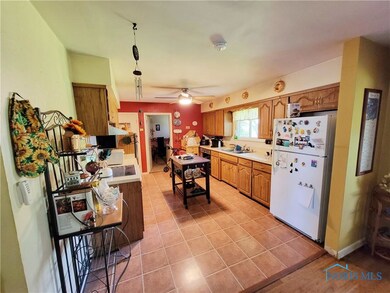 160 Evergreen Dr, Woodville, OH 43469 - photo 3