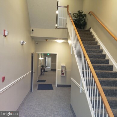 9122 Groffs Mill Dr unit 9122, Owings Mills, MD 21117 - photo 2