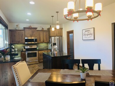 5301 SW Timber Ridge Ln, Topeka, KS 66610 - photo 7