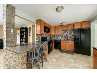 1717 E 17th St, the Dalles, OR 97058 - photo 4