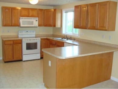 4 Myopia Ln unit LNU 32, Nashua, NH 03063 - photo 2