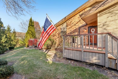 950 Pilgrim Pkwy unit D, Elm Grove, WI 53122 - photo 4