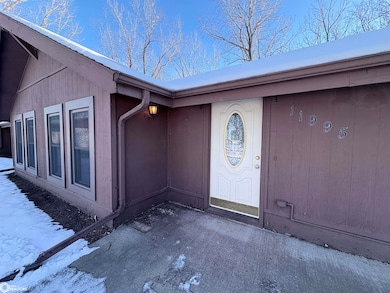 11995 Rutledge Rd, Ottumwa, IA 52501 - photo 2