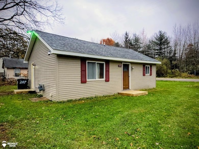 8136 Nixon Ave, Mount Morris, MI 48458 - photo 3