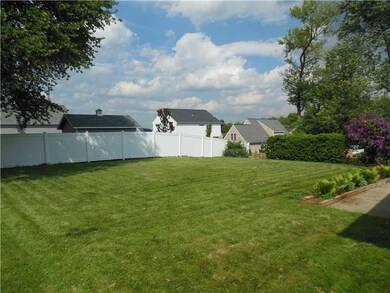 Yard/Garden. Huge Level Back Yard!