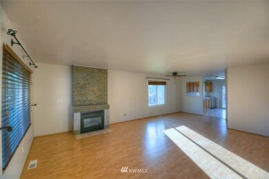 949 SW 21st St, Chehalis, WA 98532 - photo 4