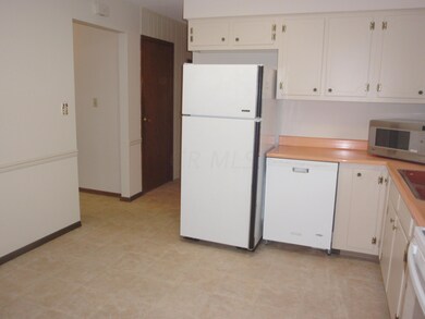 6487 Skywae Dr, Columbus, OH 43229 - photo 5