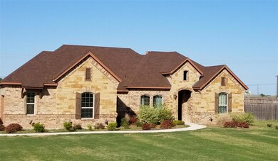 129 Cactus Dr, Decatur, TX 76234 - photo 2