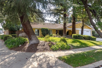 573 W Fremont Ave, Fresno, CA 93704 - photo 2