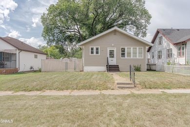 618 N 12th St, Bismarck, ND 58501 - photo 2