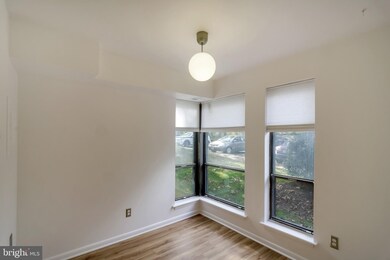 11208 Chestnut Grove Square unit 5, Reston, VA 20190 - photo 4