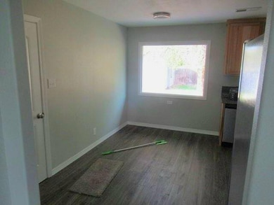 451 Division St, Klamath Falls, OR 97601 - photo 7