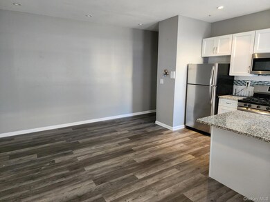 45-01 Ditmars Blvd unit 2R, Astoria, NY 11105 - photo 3
