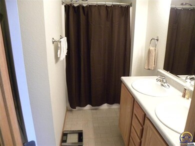 820 SE 44th St, Topeka, KS 66609 - photo 6