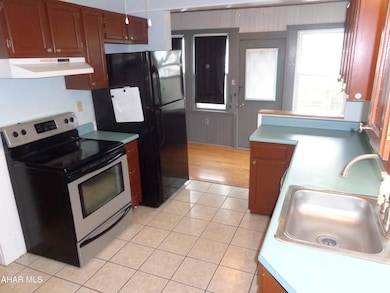 711 N 4th St unit JUN, Altoona, PA 16601 - photo 5