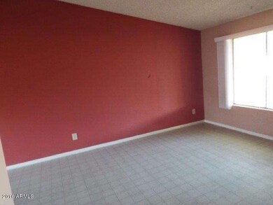 021-931623  - Living ROom