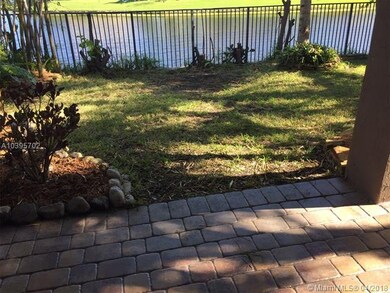 1072 Center Stone Ln, Riviera Beach, FL 33404 - photo 3