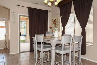 Dining Room2 (2)