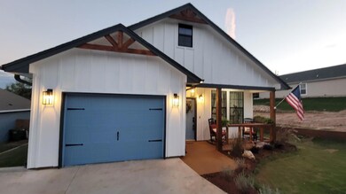 901 Pecos River Dr, Granbury, TX 76048 - photo 3