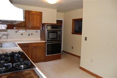 36 Spring St, Mechanic Falls, ME 04256 - photo 4