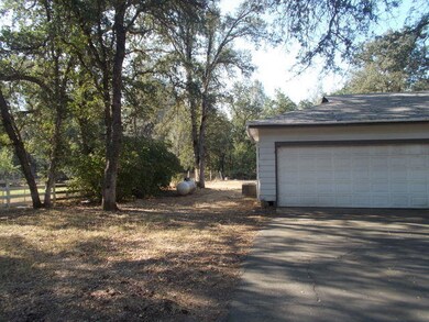 365 Branstetter Ln, Redding, CA 96001 - photo 4