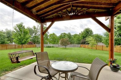 111 S Eastglen Dr, Raymore, MO 64083 - photo 6