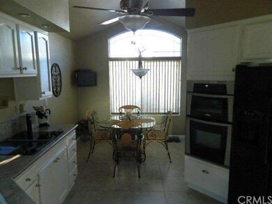 Eat-in kitchen