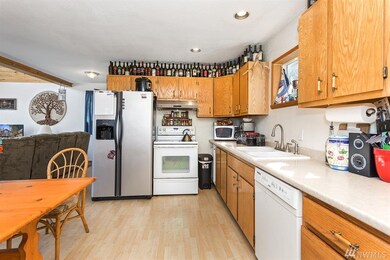 18523 Lakewood Rd, Stanwood, WA 98292 - photo 4