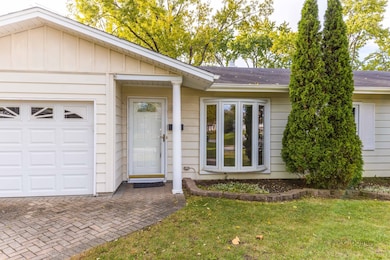 533 Cherry Ln, Glenview, IL 60025 - photo 2