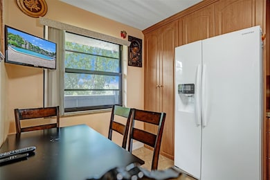 1101 Colony Point Cir unit 403, Pembroke Pines, FL 33026 - photo 6