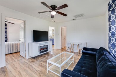 320 S Bowie Dr, Weatherford, TX 76086 - photo 6