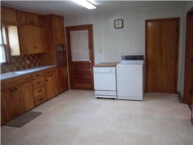 All appliances stay in the home including the wash