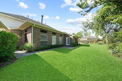 401 Regency Ct, Friendswood, TX 77546 - photo 4