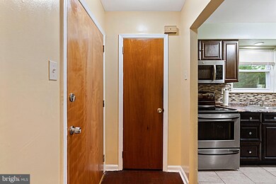 157 N Wycombe Ave, Lansdowne, PA 19050 - photo 4